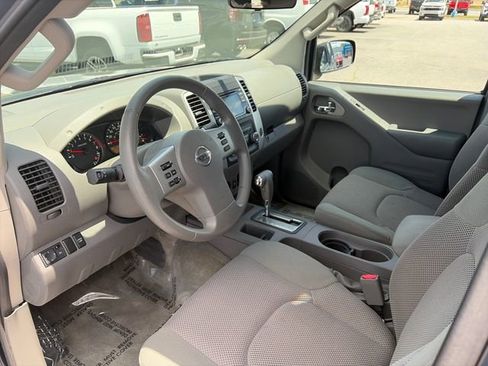 Used 2016 Nissan Frontier SV RWD image 28
