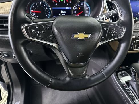 Used 2024 Chevrolet Equinox Premier AWD/4WD image 11
