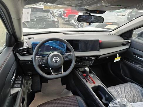 New 2026 Nissan Kicks SR w/ Cold Weather Package image 5