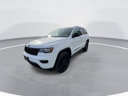 Used 2020 Jeep Grand Cherokee Laredo AWD/4WD image 7