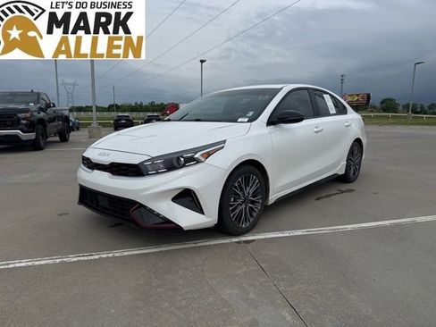 Used 2023 Kia Forte GT-Line w/ GT-Line Premium Package FWD image 2
