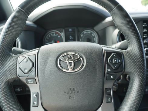 Used 2022 Toyota Tacoma TRD Sport w/ Technology Package AWD/4WD image 23