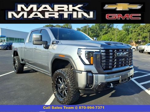 Used 2024 GMC Sierra 3500 Denali Ultimate AWD/4WD image 1