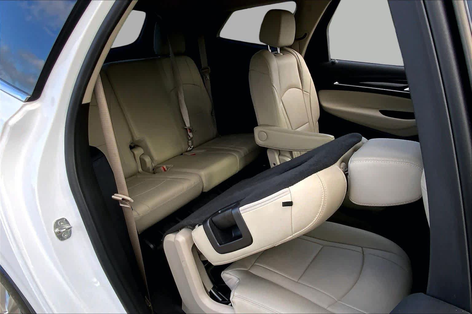 Used 2020 Buick Enclave Essence FWD image 19