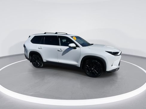 Used 2024 Toyota Grand Highlander Limited AWD/4WD image 24