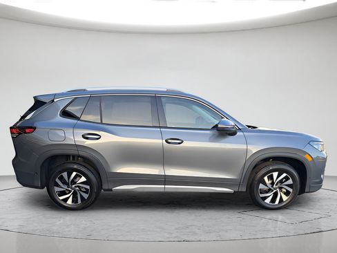New 2025 Volkswagen Tiguan S AWD/4WD image 2