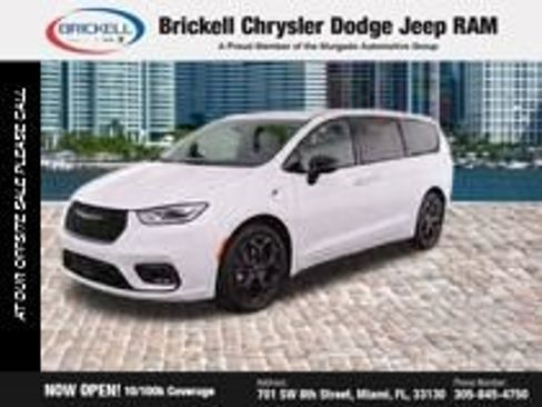 Used 2021 Chrysler Voyager Lxi FWD image 30