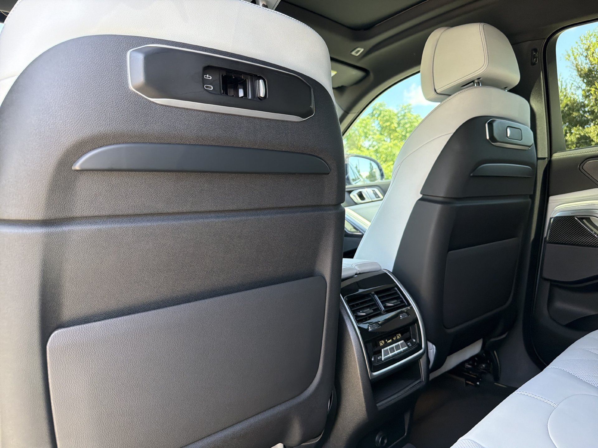 Certified 2024 BMW X6 M60i w/ Executive Package AWD/4WD image 21