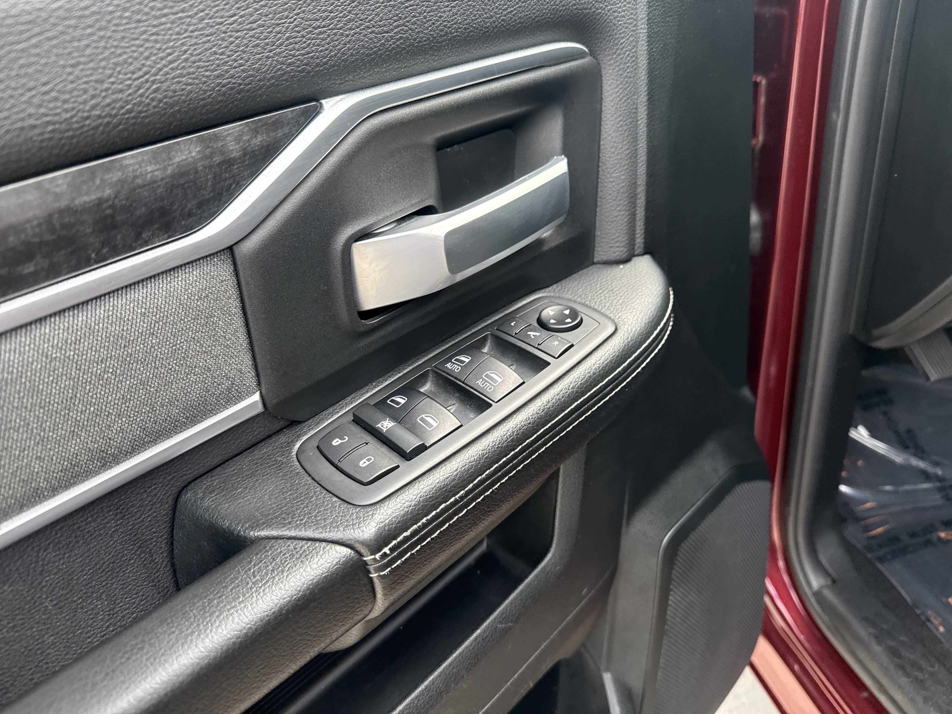 Used 2021 RAM 2500 Big Horn w/ Night Edition AWD/4WD image 14