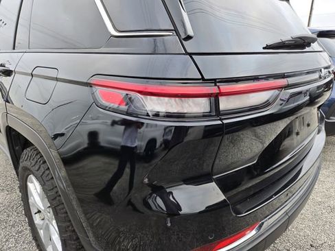 Used 2023 Jeep Grand Cherokee Limited w/ Trailer Tow Prep Group (B) RWD image 7