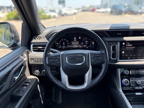 Used 2022 GMC Yukon Denali w/ Denali Ultimate Package AWD/4WD image 29