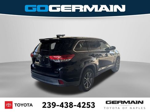 Used 2019 Toyota Highlander XLE FWD image 7