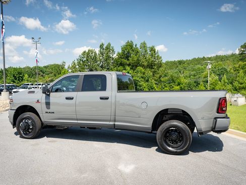 New 2026 RAM 3500 Big Horn AWD/4WD image 7