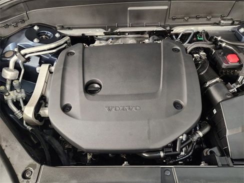 Used 2025 Volvo XC90 B6 Plus image 33