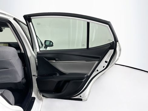 Used 2025 Toyota Camry LE w/ Convenience Package image 30