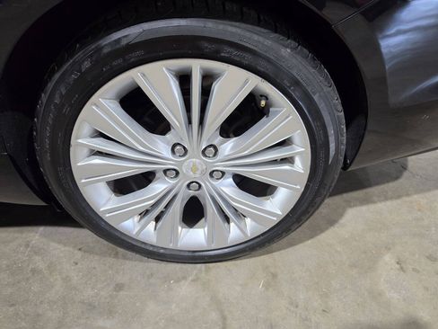 Used 2016 Chevrolet Impala LTZ w/ Enhanced Convenience Package FWD image 23