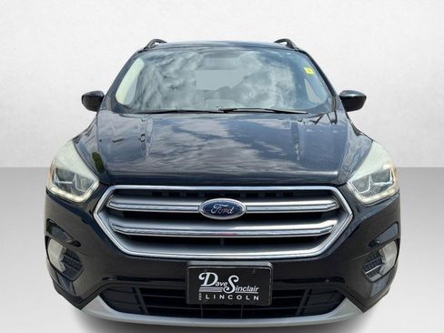 Used 2017 Ford Escape SE w/ Equipment Group 201A FWD image 2