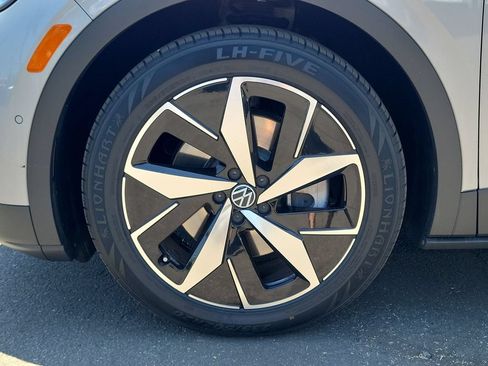 Used 2023 Volkswagen ID.4 Pro S Plus RWD image 32
