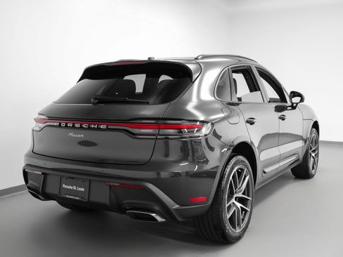 Certified 2025 Porsche Macan image 12