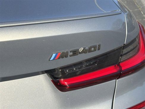 Used 2022 BMW M340i w/ Driving Assistance Package image 29