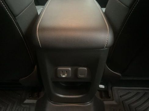 Used 2020 GMC Canyon Denali image 29