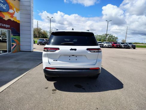 Used 2023 Jeep Grand Cherokee L Laredo AWD/4WD image 5