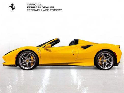 Used 2021 Ferrari F8 Tributo RWD image 3