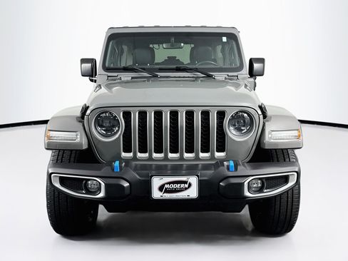 Used 2023 Jeep Wrangler Unlimited Sahara w/ Dual Top Group AWD/4WD image 7