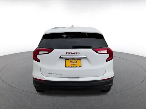 Used 2024 GMC Terrain SLE FWD image 12