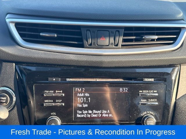 Used 2014 Nissan Rogue SV AWD/4WD image 16