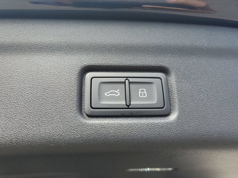 New 2027 Audi Q6 e-tron Premium AWD/4WD image 9