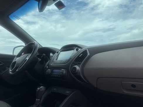 Used 2015 Hyundai Tucson Limited w/ Option Group 03 FWD image 23