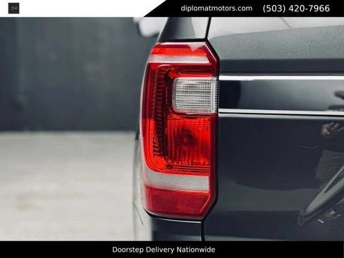 Used 2020 Ford Expedition XLT w/ Equipment Group 202A AWD/4WD image 15