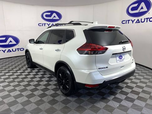 Used 2018 Nissan Rogue SV FWD image 5