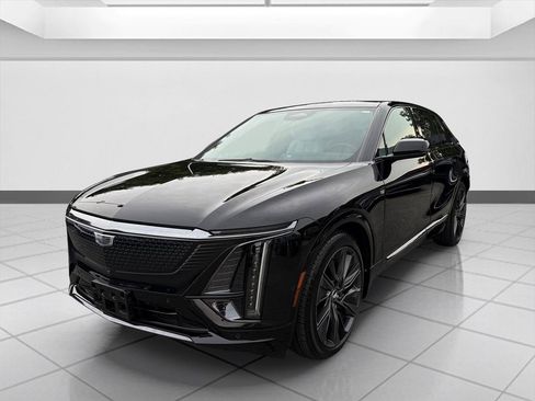 Used 2024 Cadillac Lyriq Sport RWD image 9