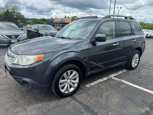 Used 2013 Subaru Forester 2.5X Premium AWD/4WD image 14