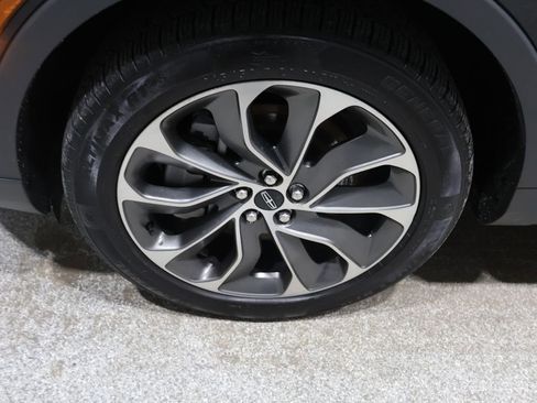 Used 2023 Lincoln Nautilus Reserve w/ Equipment Group 201A image 8