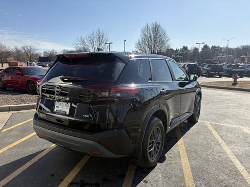 Used 2023 Nissan Rogue S image 5