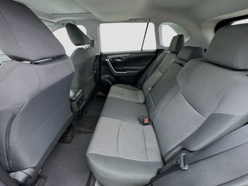 Used 2019 Toyota RAV4 XLE w/ Carpet Mat Package FWD image 16