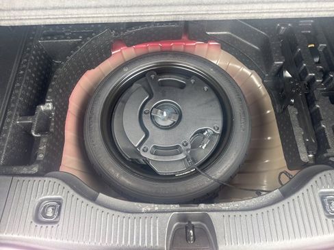 Used 2019 Chevrolet Trax LT w/ Sun & Sound Package image 19