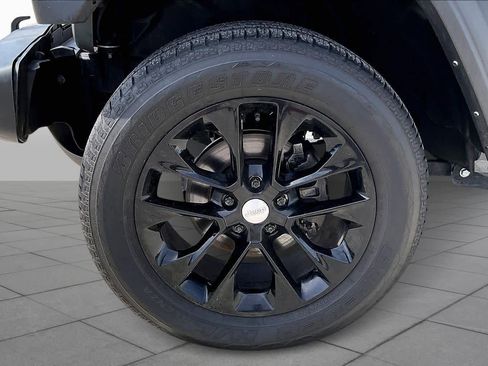 Used 2023 Jeep Gladiator Sport image 10