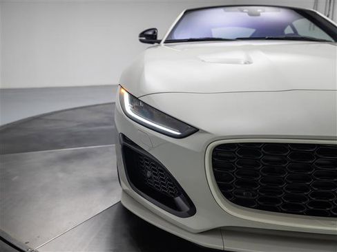 Used 2024 Jaguar F-TYPE R AWD/4WD image 11