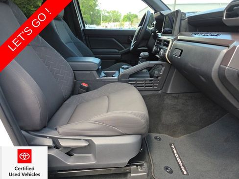 Certified 2025 Toyota Tacoma SR5 AWD/4WD image 14