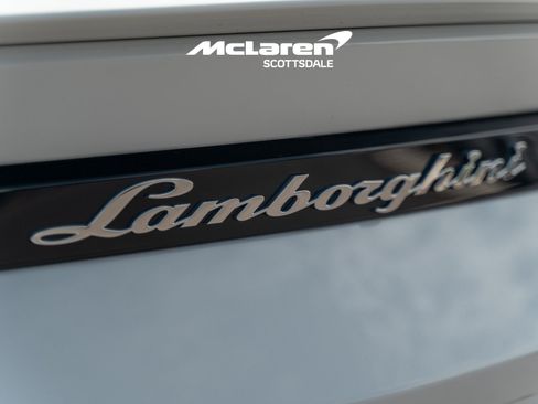 Used 2022 Lamborghini Urus AWD/4WD image 29