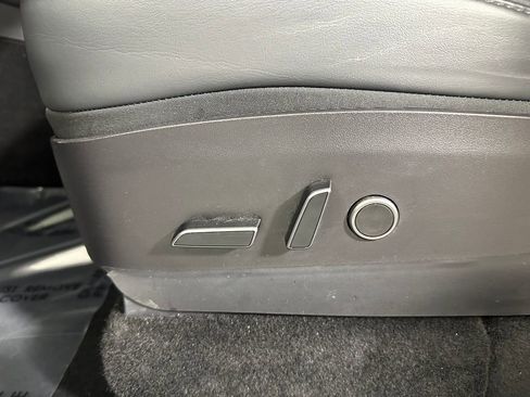 Used 2023 Tesla Model Y Long Range AWD/4WD image 21