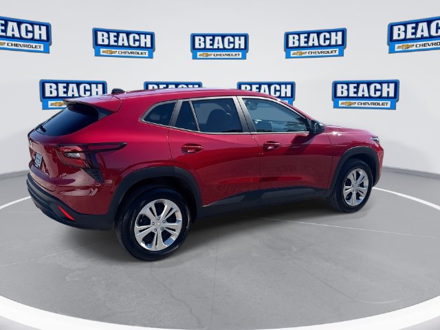 Used 2026 Chevrolet Trax LS FWD image 8