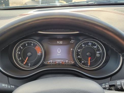 Used 2019 Jeep Cherokee Trailhawk image 11