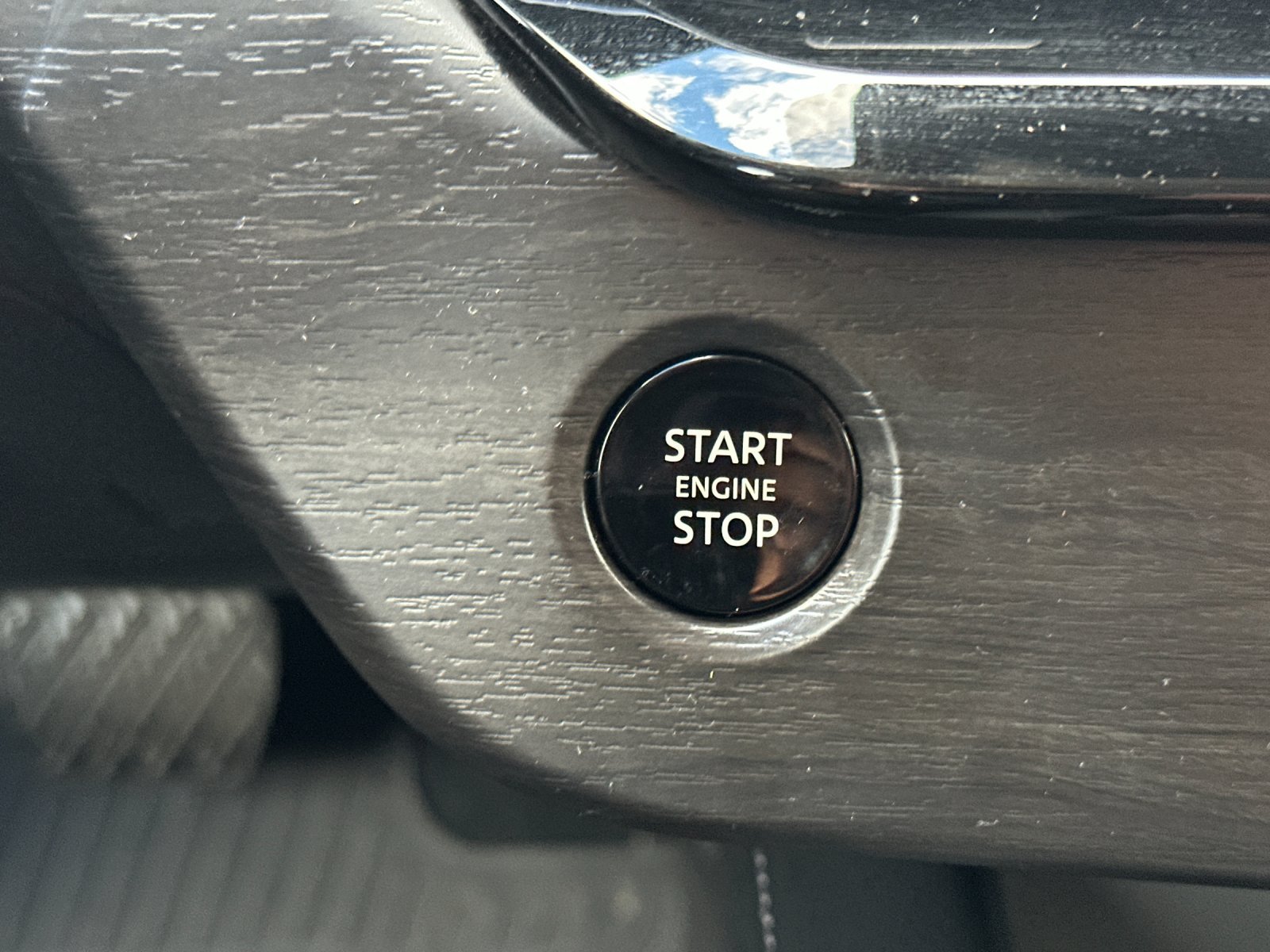 Used 2025 Nissan Murano SV AWD/4WD image 21