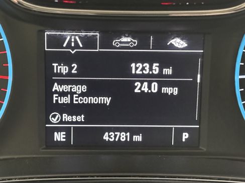 Used 2018 Chevrolet Cruze LT image 32