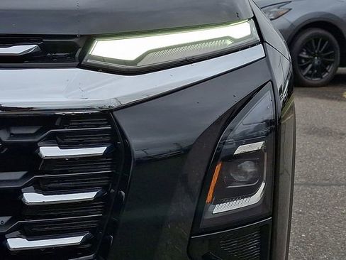 Used 2025 Chevrolet Equinox LT FWD image 9